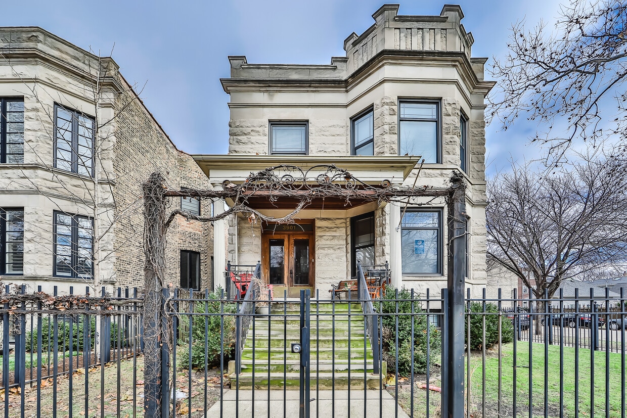 Primary Photo - 3901 N Hamilton Ave