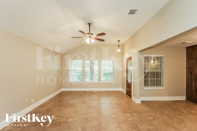 Foto del edificio - 13029 Victoria Regina Dr