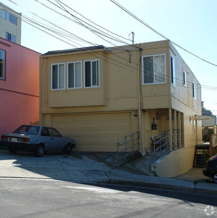 Foto principal - 176-180 Tallwood Dr