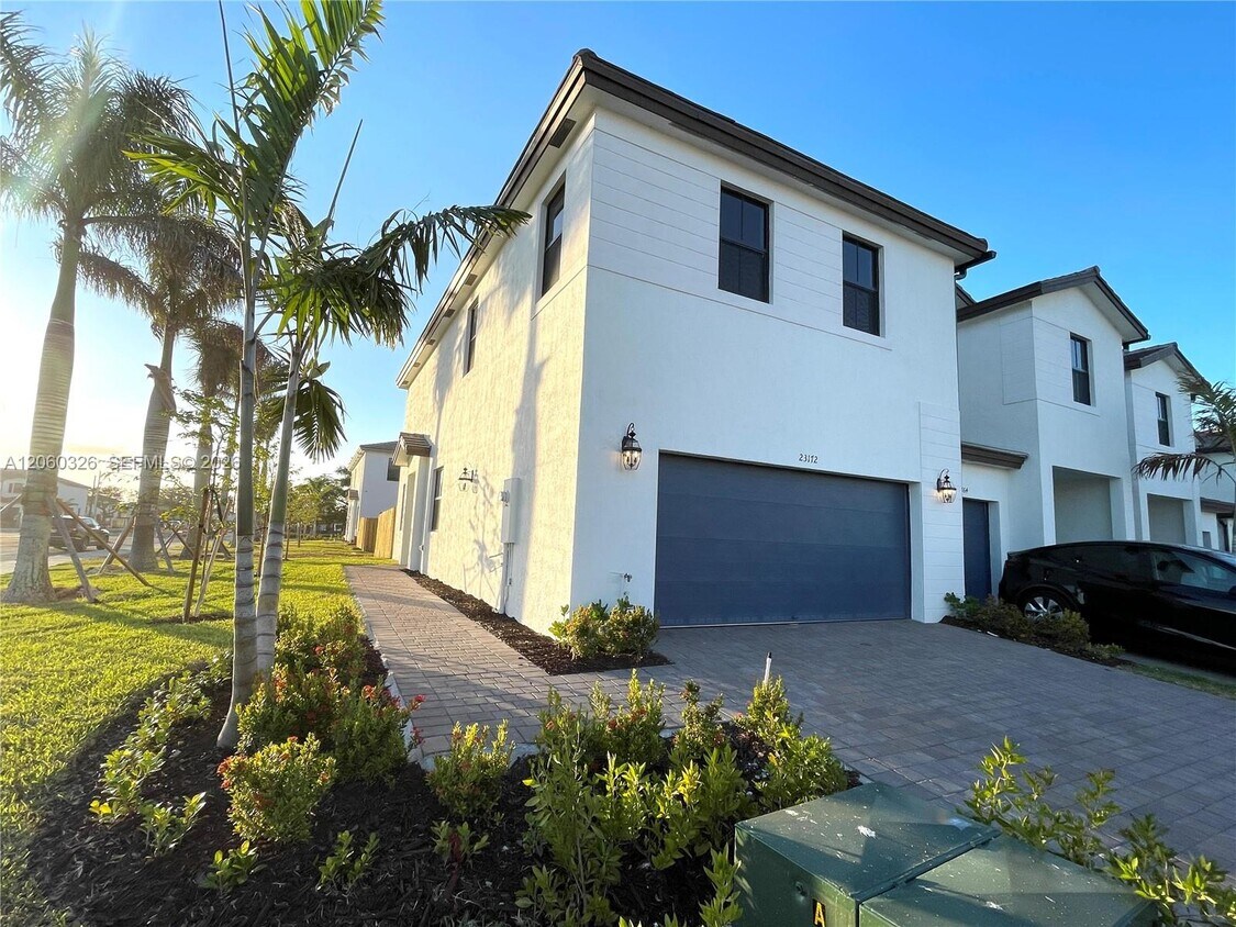 23172 SW 130 AVE - 23172 SW 130 AVE