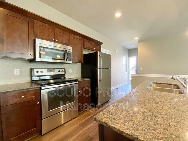 Building Photo - 705 N 74th St