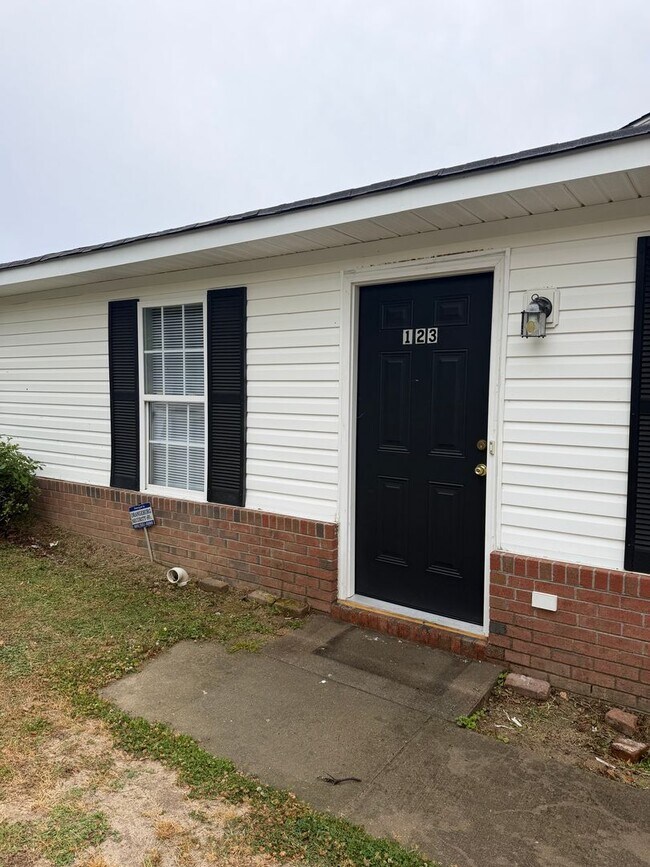 Building Photo - 123 Keyport Ct