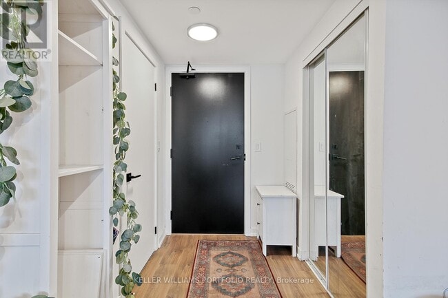 Photo du bâtiment - 2 Augusta Ave