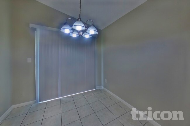Building Photo - 3215 Boynton Dr