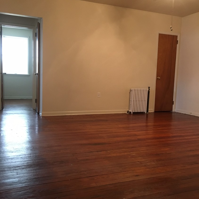 Primary Photo - 3215 Broad St