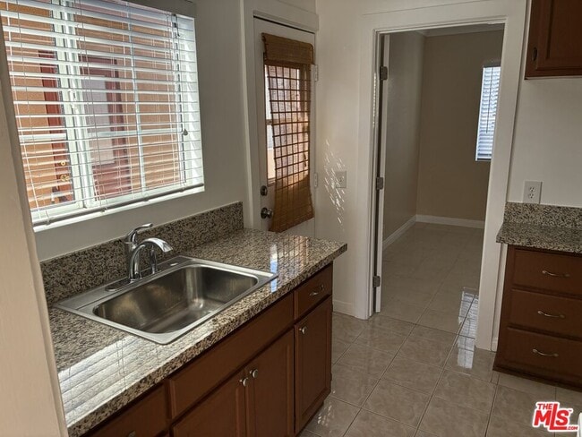 Foto del edificio - 317 N Coronado St