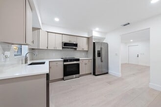 Building Photo - 1928 Service Rd