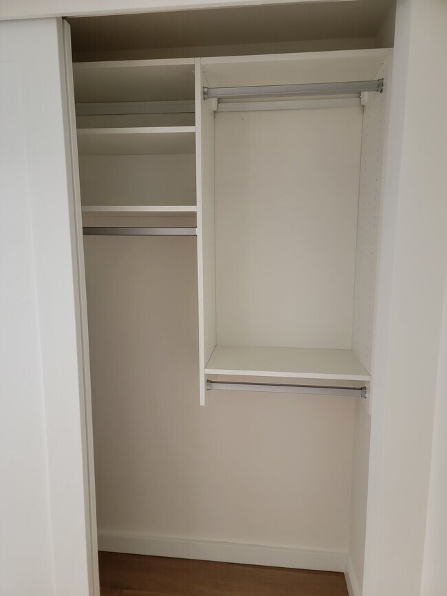 California Closet Built-in - 450 S Main St
