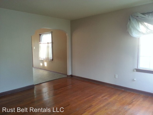 Building Photo - 2 br, 1 bath House - 60 Romaine Avenue 44512