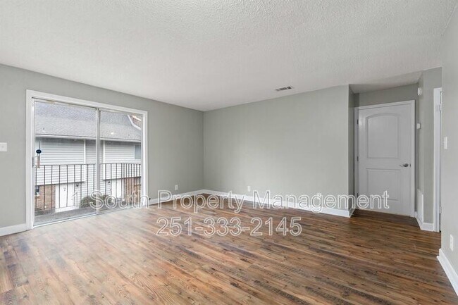 Foto del edificio - 6527 Old Shell Rd