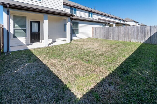 Foto del edificio - Bavaria - 12246 Dona Ln, Houston, TX, 77044
