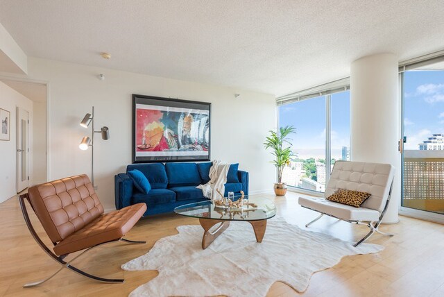 Foto del edificio - 1720 Maple Ave