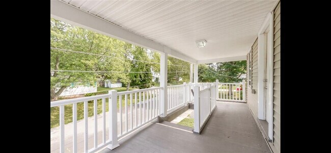 Porch - 27 Park St
