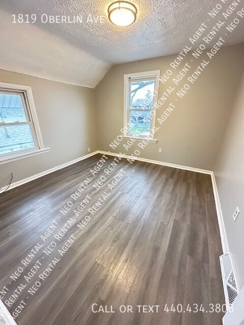 Foto del edificio - 1819 Oberlin Ave