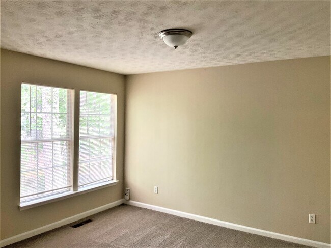 Building Photo - 2610 Garland Way