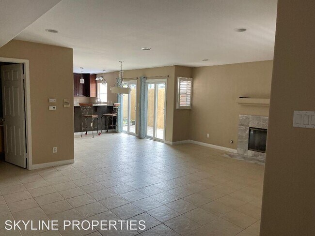 Building Photo - 3 br, 2.5 bath House - 3121 E 10TH STREET #A