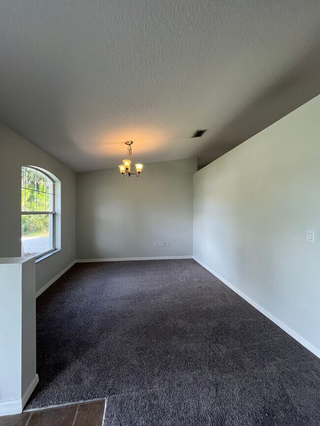 Building Photo - NEW PICS COMING SOON!!!