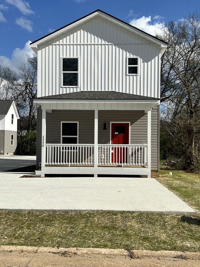 Building Photo - 1226 Sholar Ave