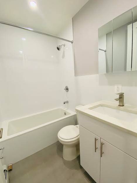 Building Photo - 94-24 Van Wyck Expy
