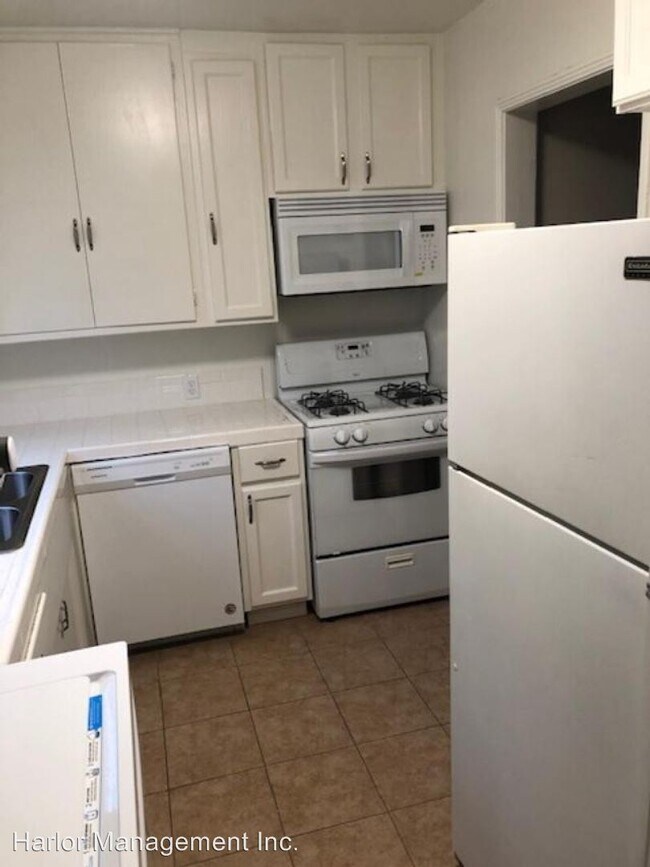Foto del edificio - 15042 Dickens St