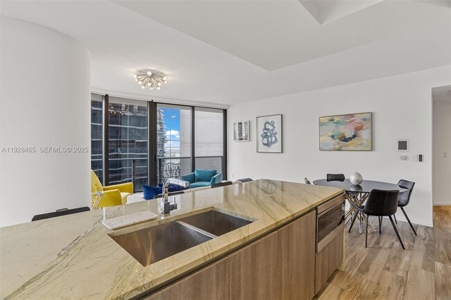 Building Photo - 801 S Miami Ave