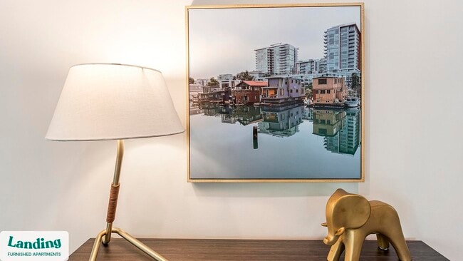 Foto del edificio - 5025 Wembley Central Ln