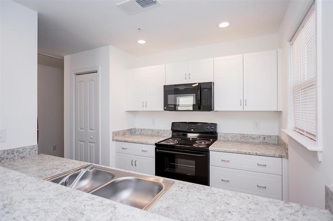 Building Photo - Barrington Apartments