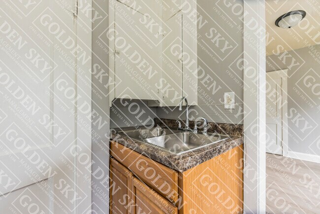Foto del edificio - 611 W Jackson St