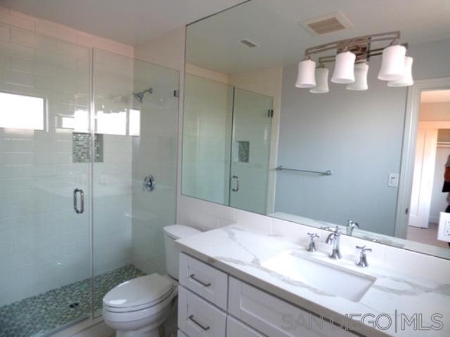 Building Photo - 719 5th St