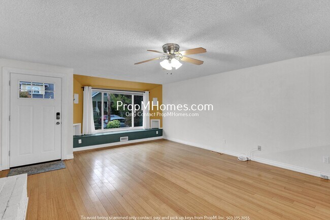 Building Photo - Updated Three Bedroom Home in Foster-Powell!