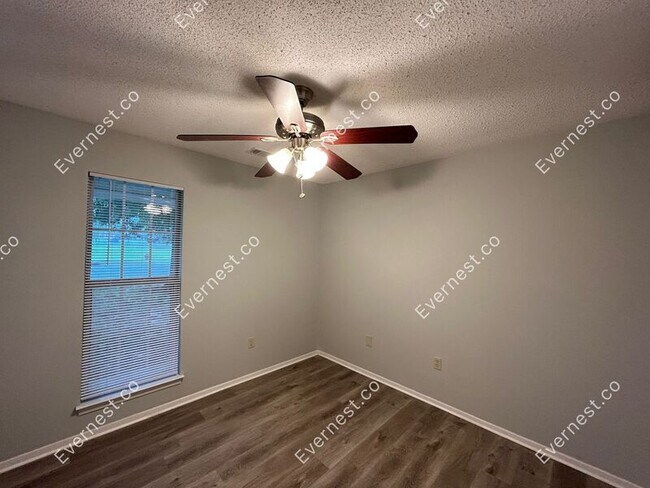 Building Photo - 6572 Rosewood Dr
