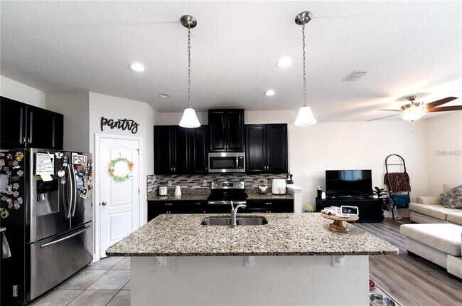 Foto del edificio - 2749 Pleasant Cypress Cir