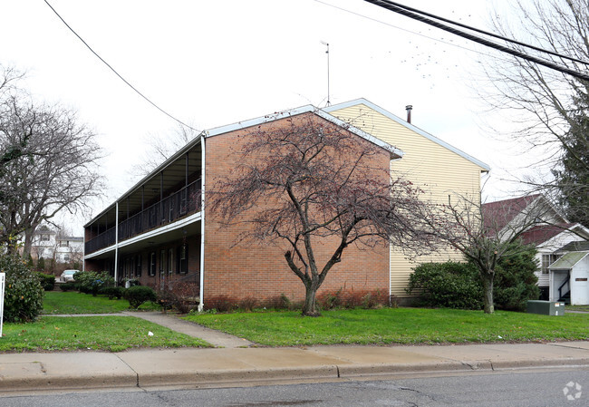 Building Photo - 1757 S Arlington St