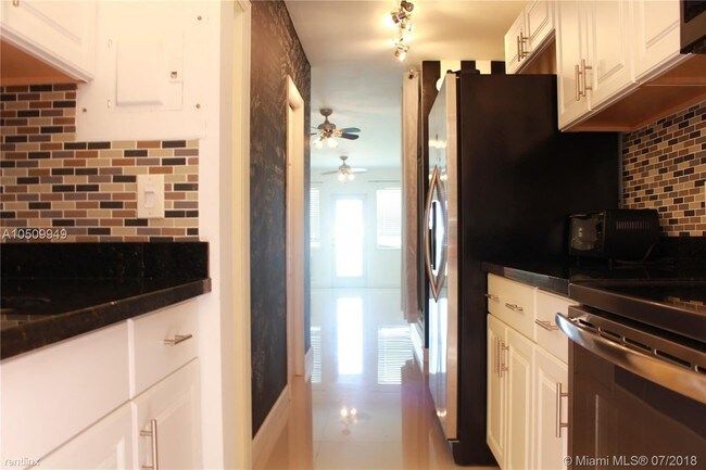 Building Photo - Studio, 1 bath  - 7909 East Dr Apt 109
