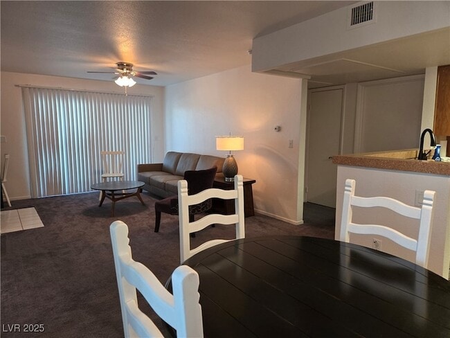 Foto del edificio - 1909 Mountain Hills Ct