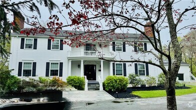 Building Photo - 571 Bellevue Ave