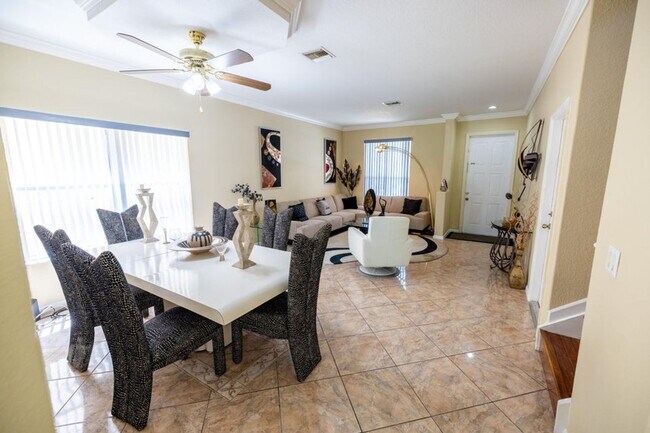 Photo - 4462 Lake Tahoe Cir House