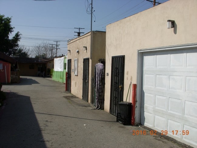 Building Photo - 5825 Florence Ave