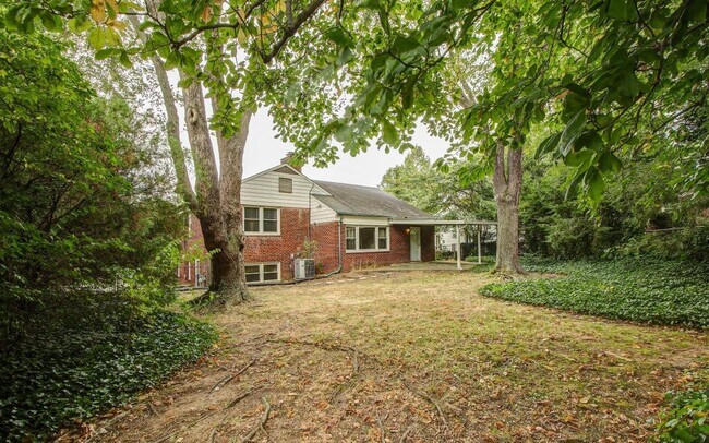 Foto del edificio - 4902 Elsmere Ave