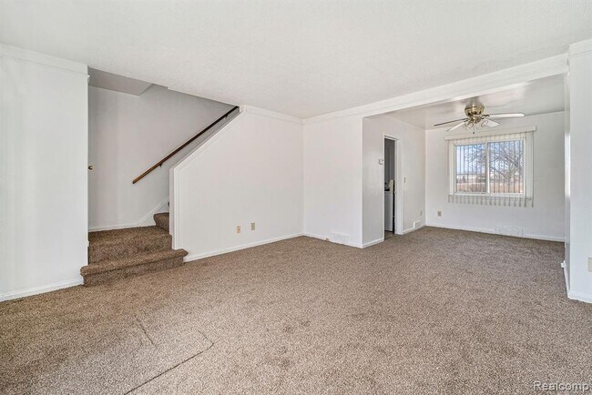 Building Photo - 3490 Ewald Cir