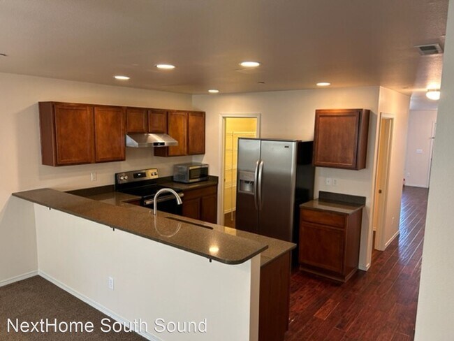 Foto del edificio - 3 br, 2.5 bath House - 1486 Packwood Ave.