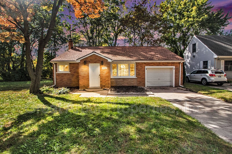 Photo - 392 Firwood St.