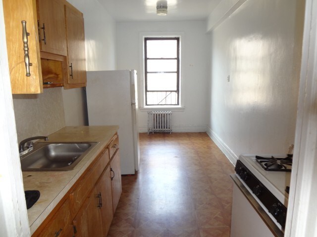Building Photo - 45-35 44th St