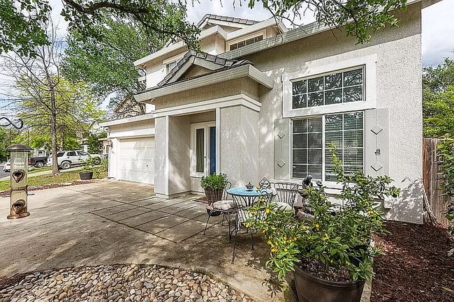 Front Entrance - 5407 Havenhurst Cir