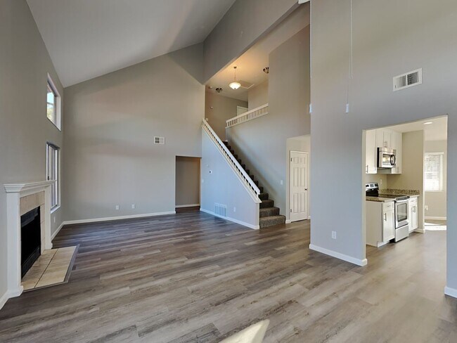 Building Photo - 335 College Ave