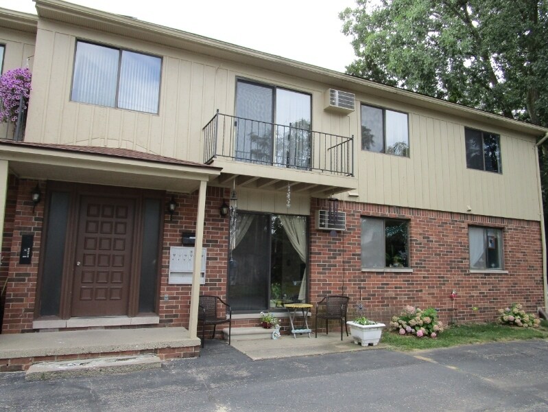 1280 Dewey St Unit 2, Plymouth, MI 48170 Room for Rent in Plymouth