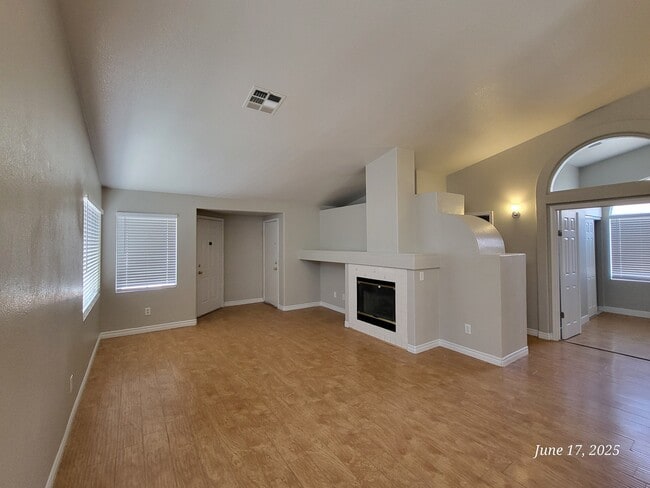 Building Photo - 3564 Spring Shower Dr
