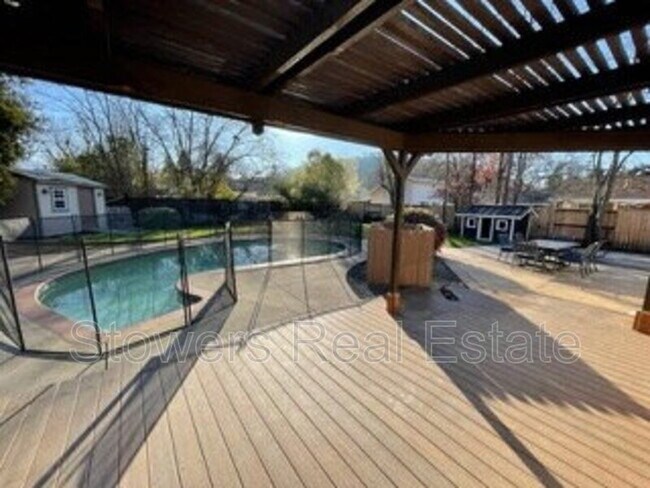 Foto del edificio - 1540 Green Valley Rd