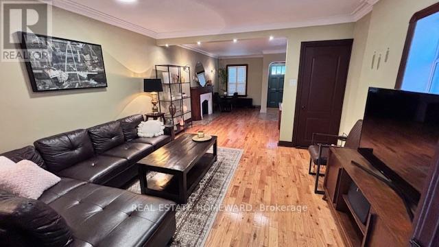 Building Photo - 457 Mortimer Ave