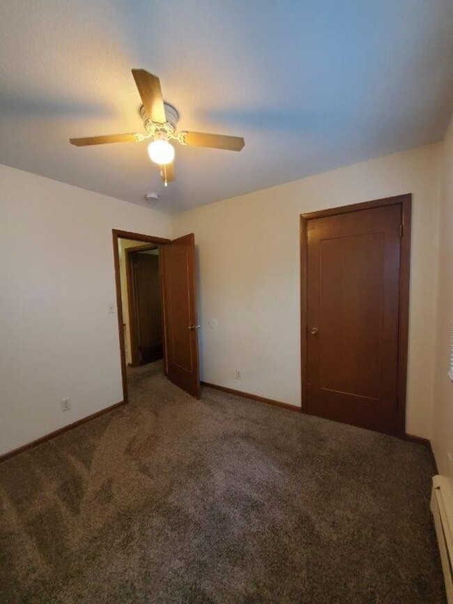 Interior Photo - JK Sully1075